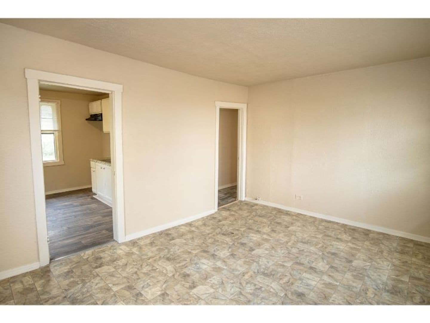 San Antonio House: 512 Bee St