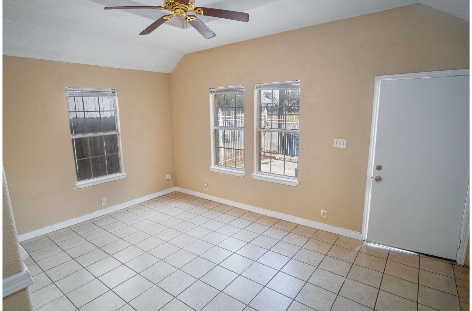 San Antonio House: 717 N Colorado