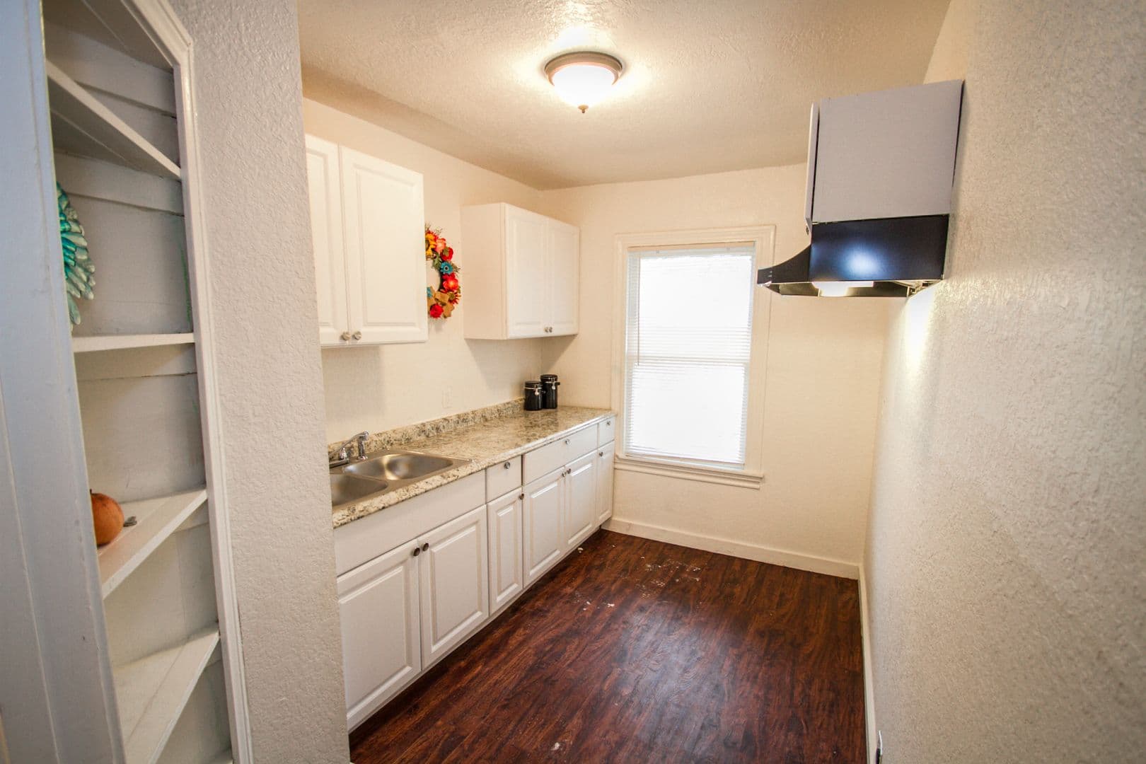 San Antonio Apartment: 932 Poinsettia