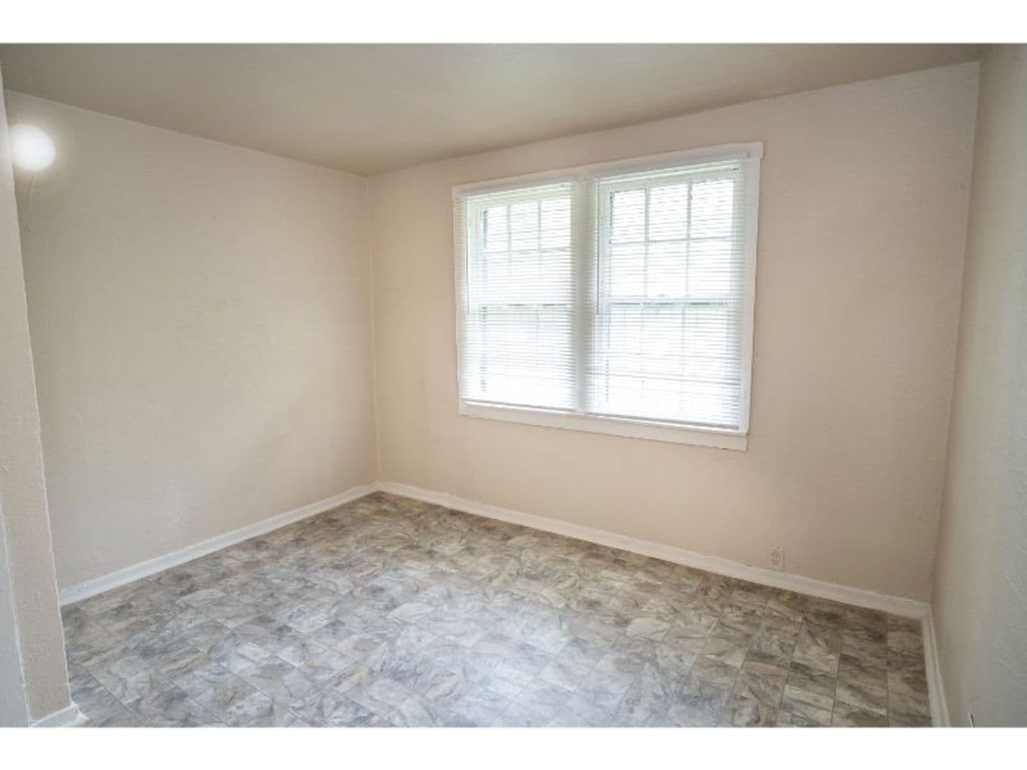 San Antonio House: 512 Bee St