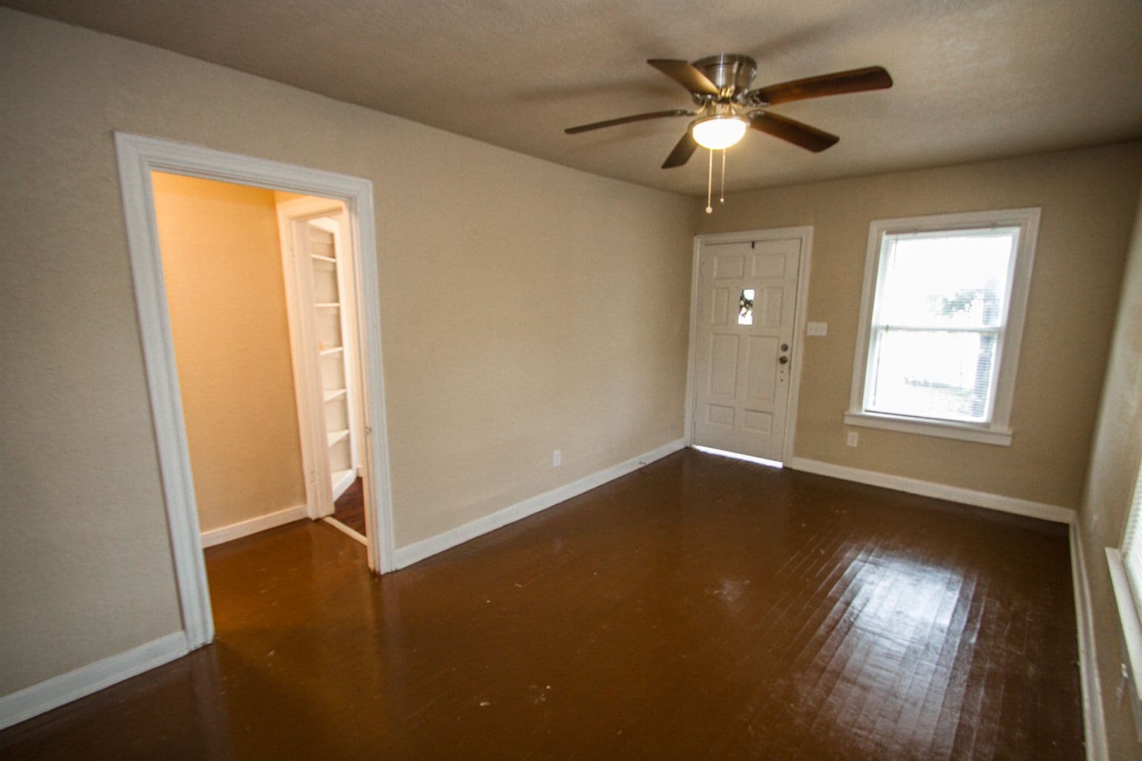 San Antonio Apartment: 932 Poinsettia