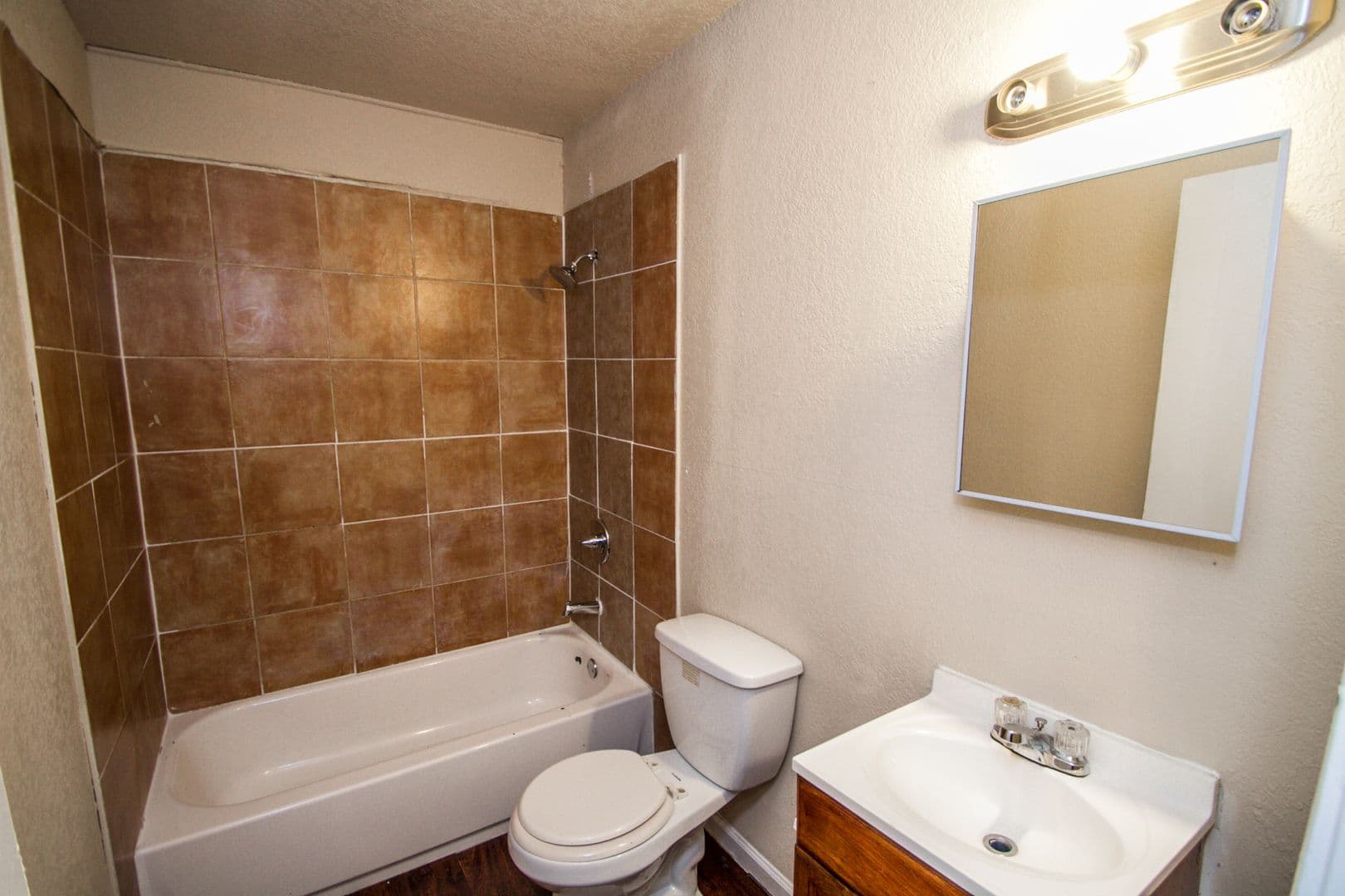 San Antonio Apartment: 930 Poinsettia