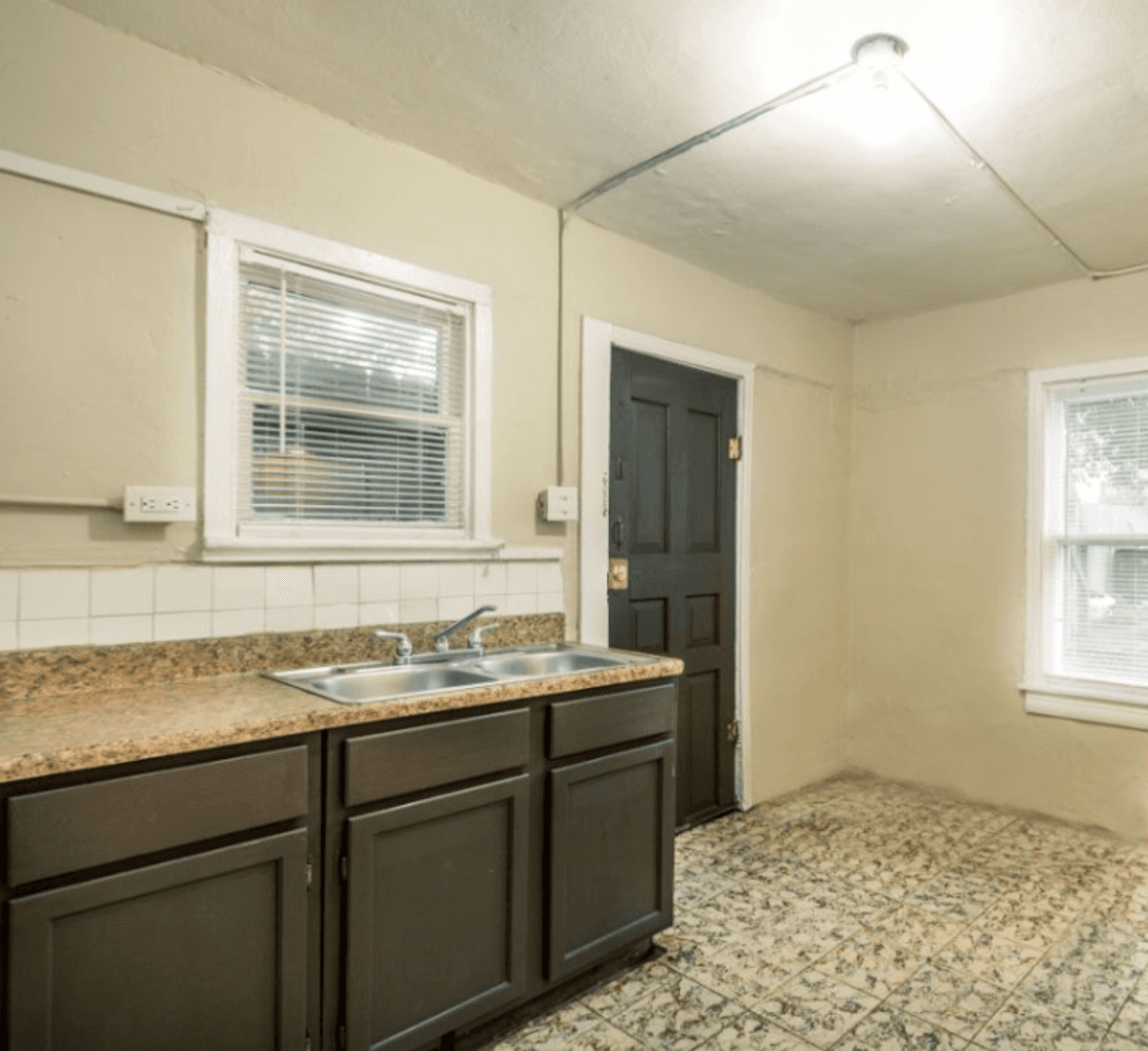 San Antonio Apartment: 150 Bank