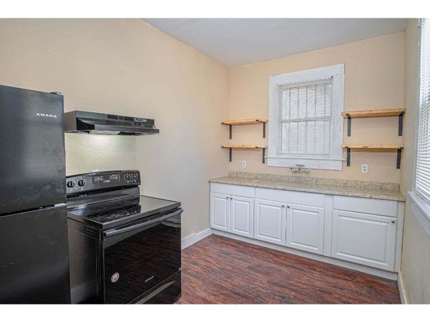 San Antonio House: 639 Canton