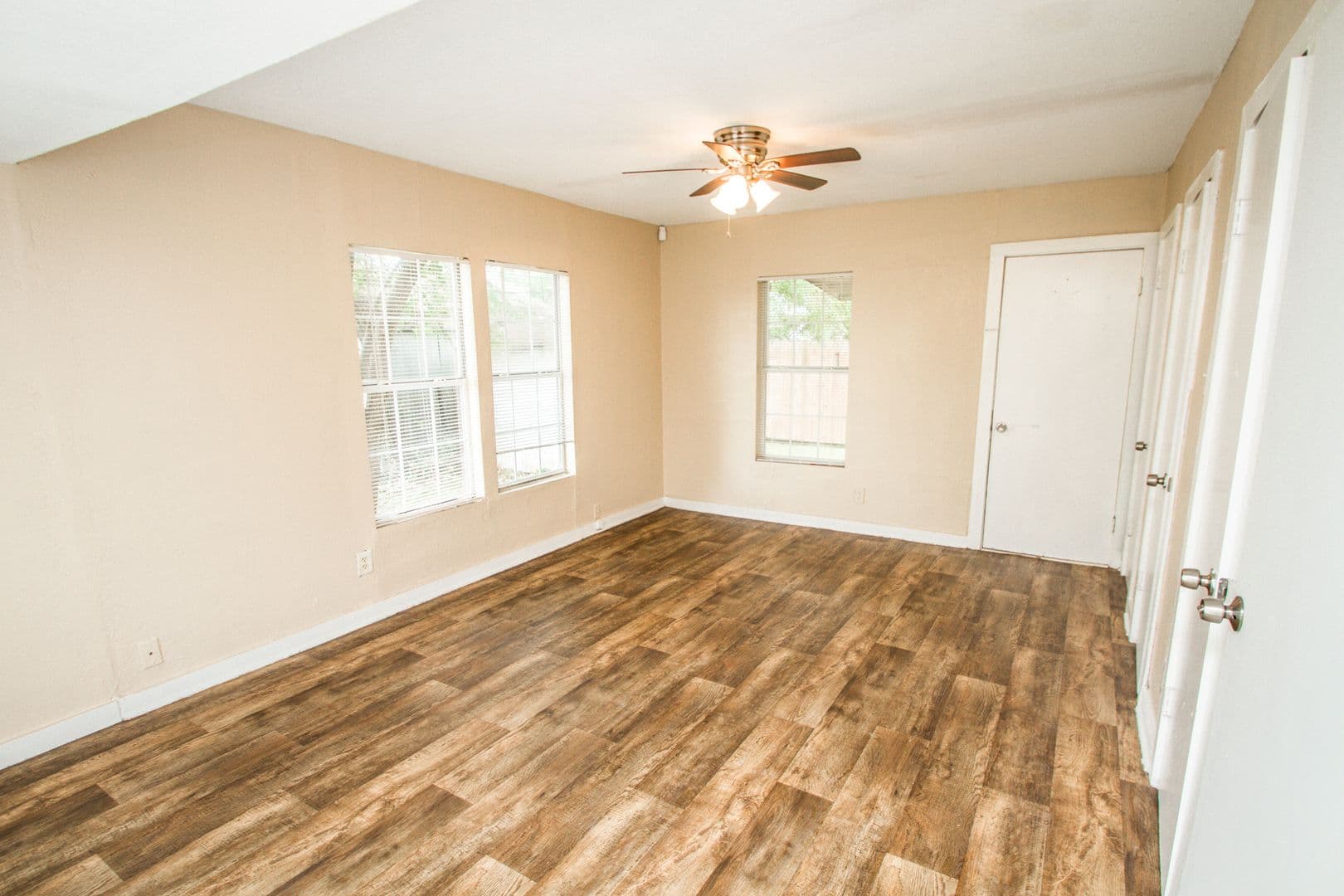 San Antonio House: 131 E Drexel