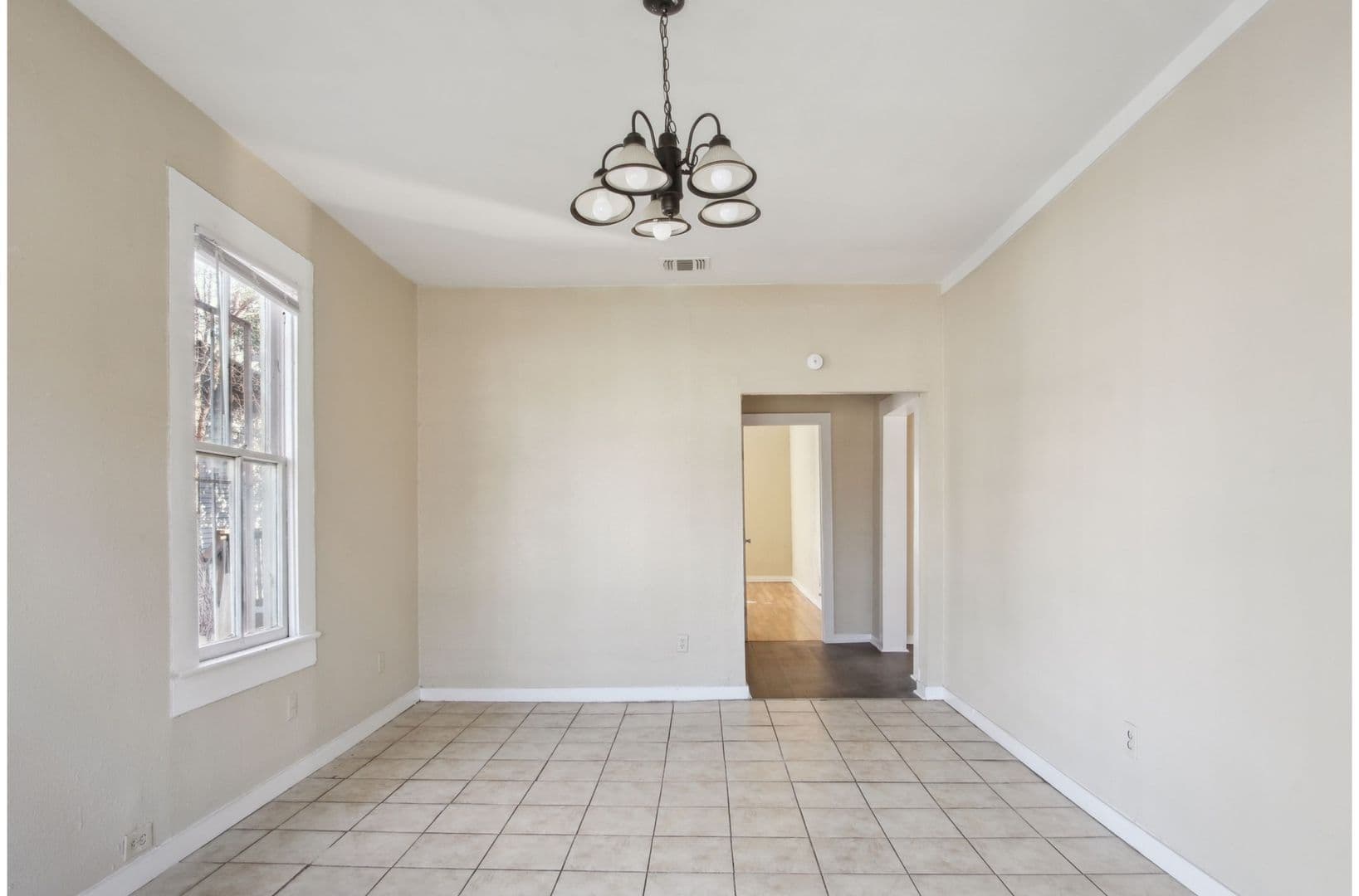 San Antonio House: 1518 Burnet St