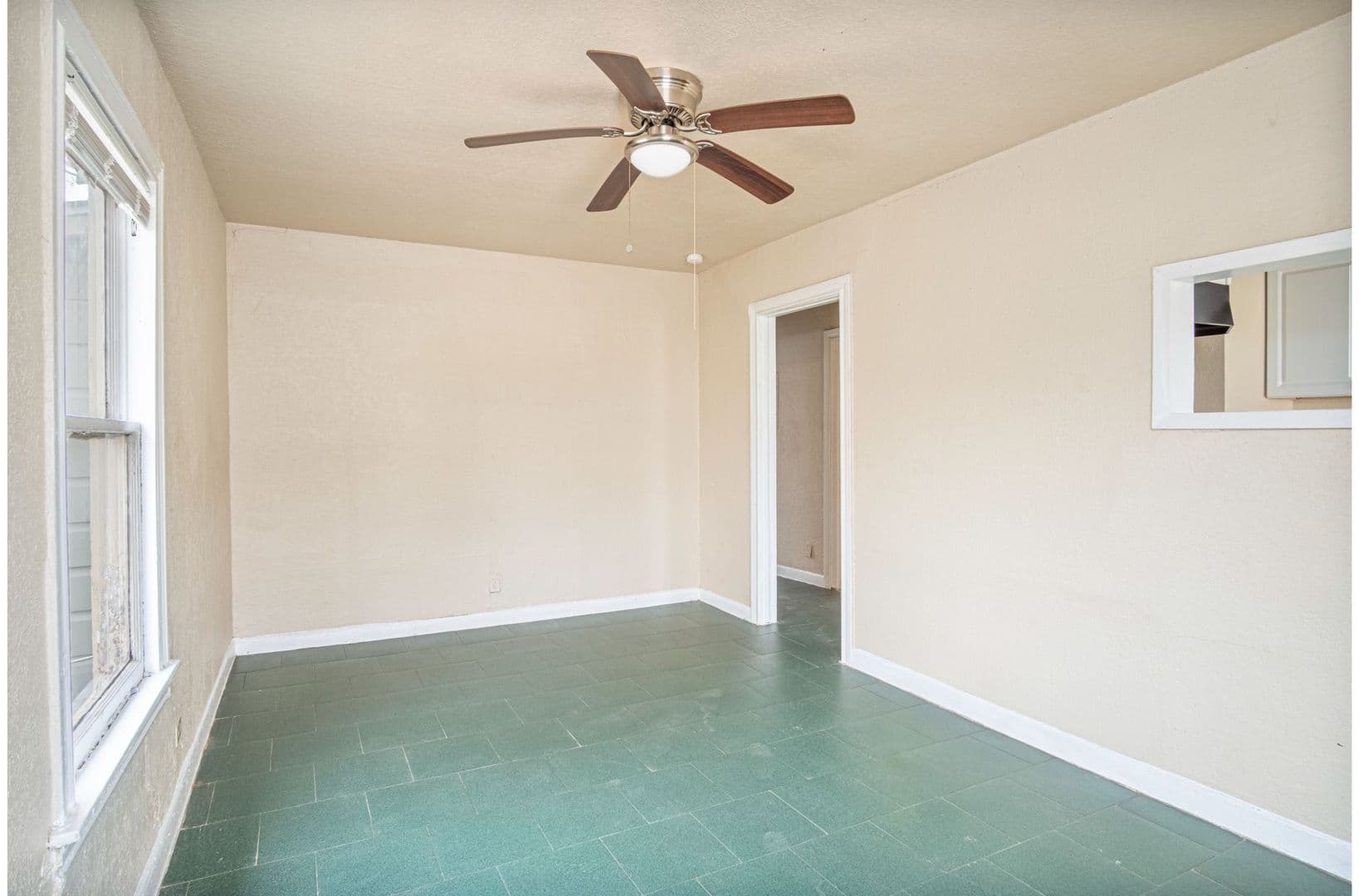 San Antonio Apartment: 928 Poinsettia