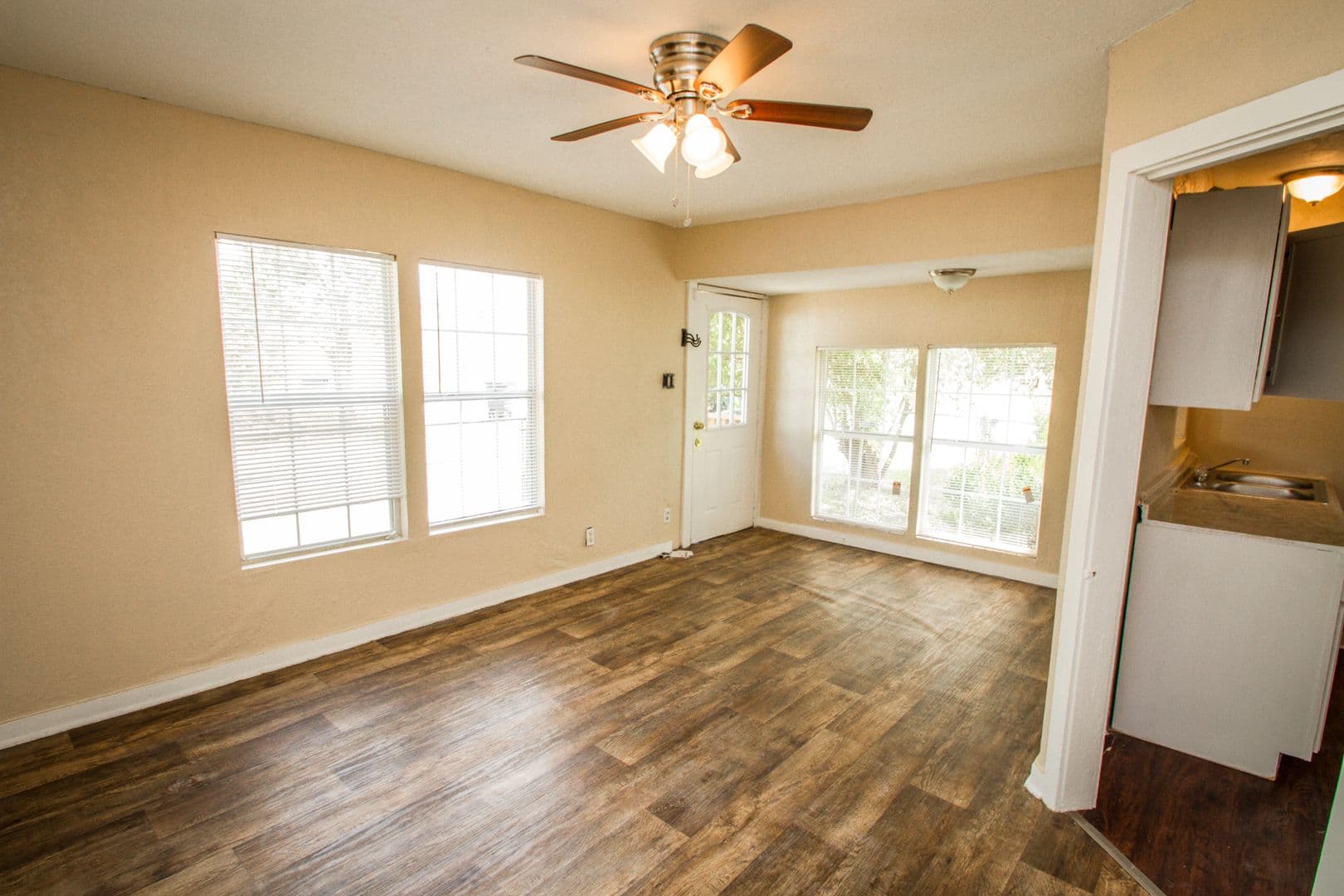 San Antonio House: 131 E Drexel