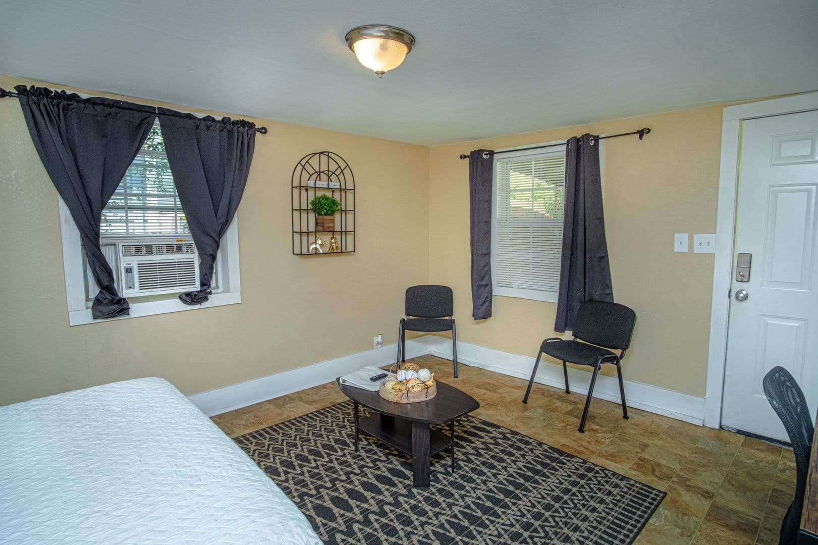 San Antonio Apartment: 613 Virginia Boulevard