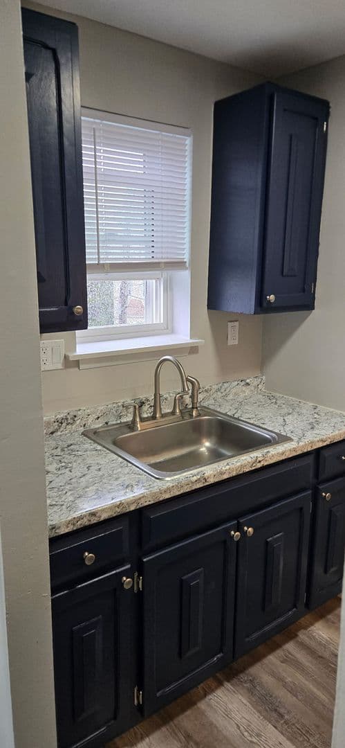HARTFORD Apartment: 590 WETHERSFIELD AVE