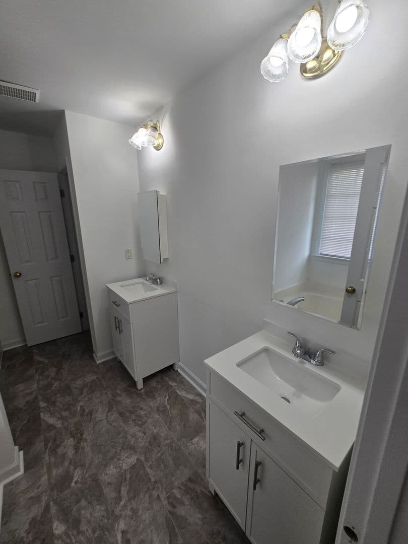 Colonial Heights House: 312  Shade Tree Drive