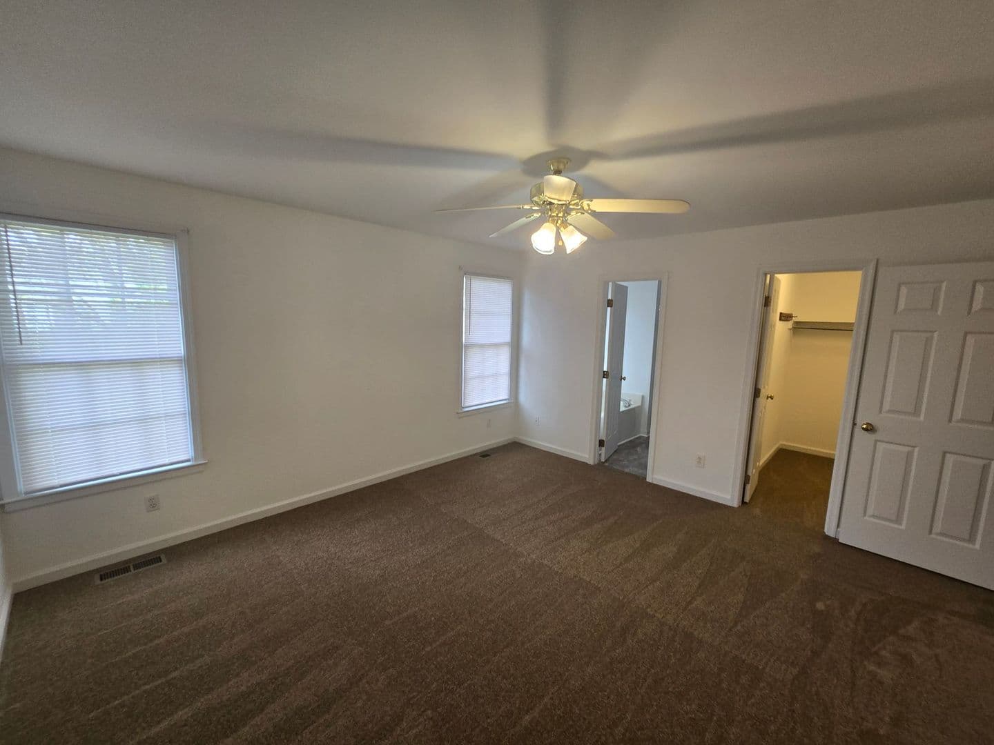 Colonial Heights House: 312  Shade Tree Drive