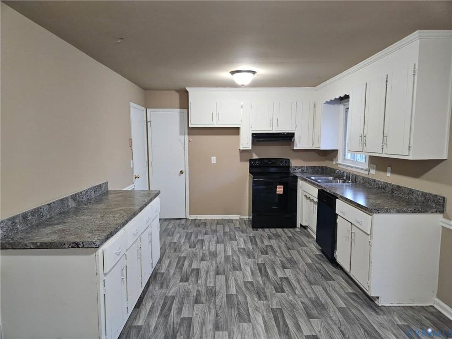 Colonial Heights House: 1211 Clifton Dr.