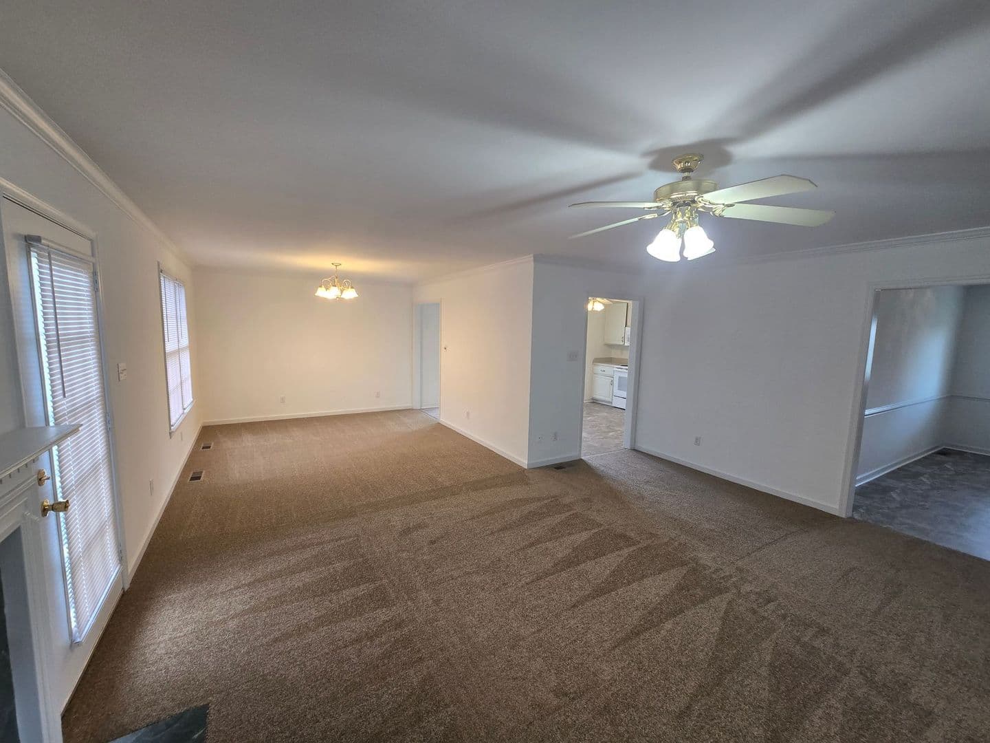 Colonial Heights House: 312  Shade Tree Drive