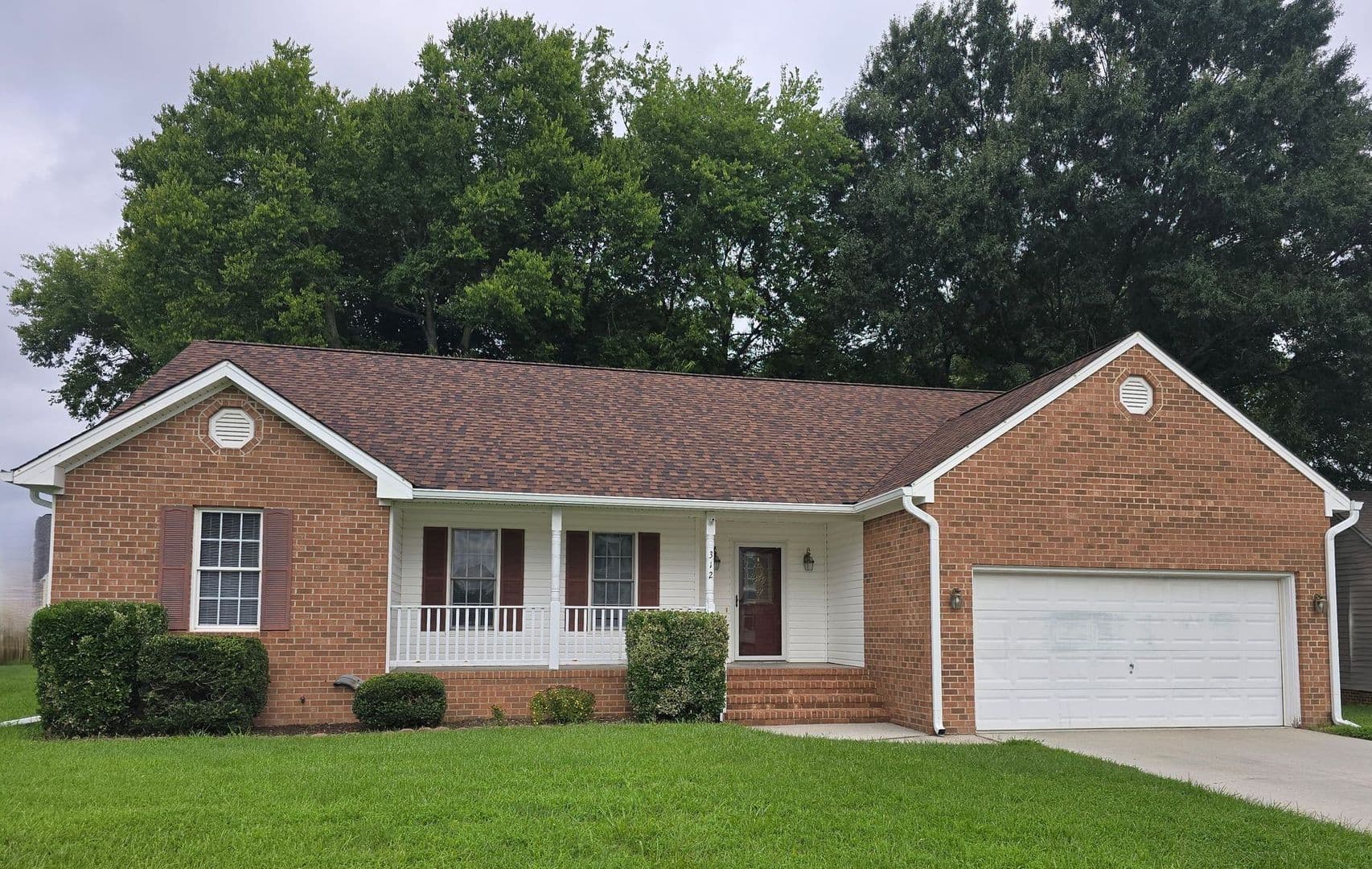 Colonial Heights House: 312  Shade Tree Drive