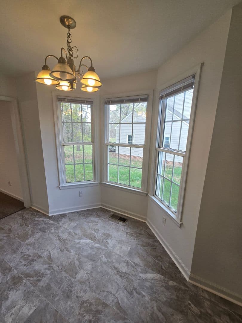Colonial Heights House: 312  Shade Tree Drive