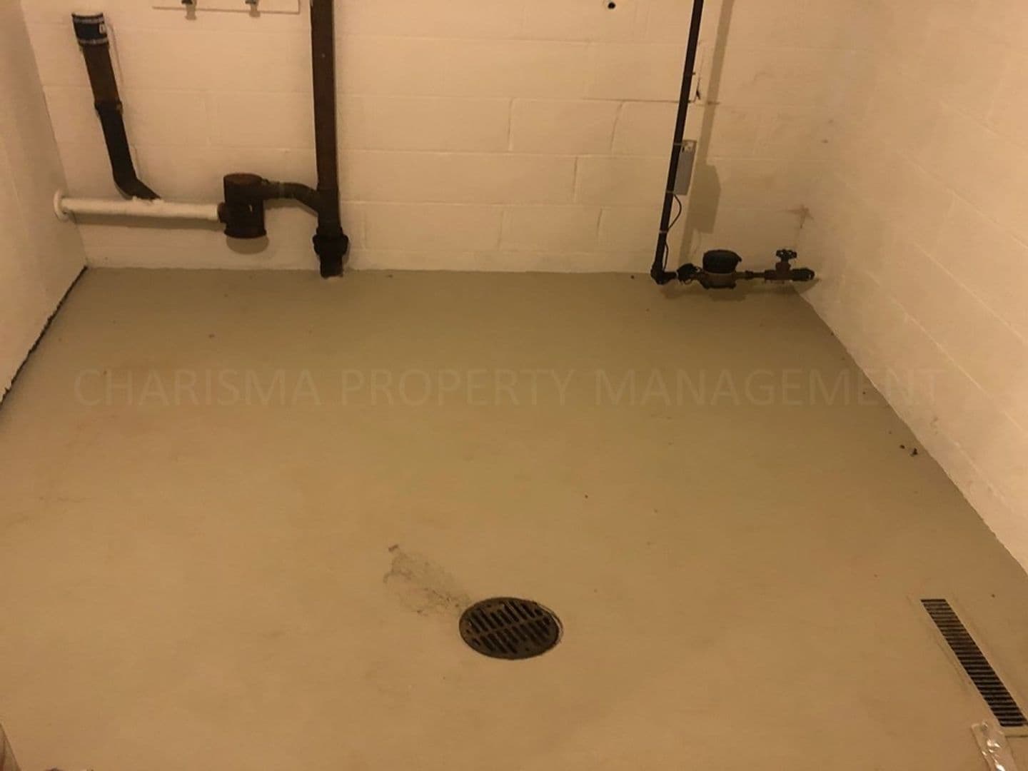 Sioux Falls Apartment: 1104, 1106, 1108 and 1110 S Bahnson Ave