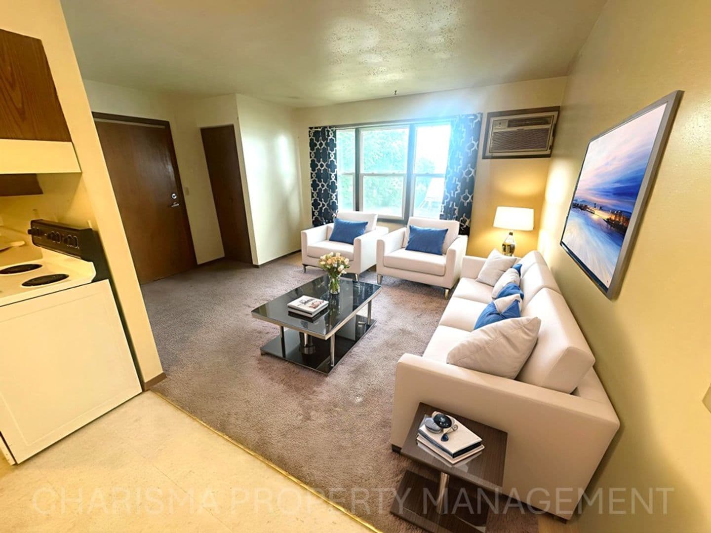 Garretson Apartment: 513 N Main Ave
