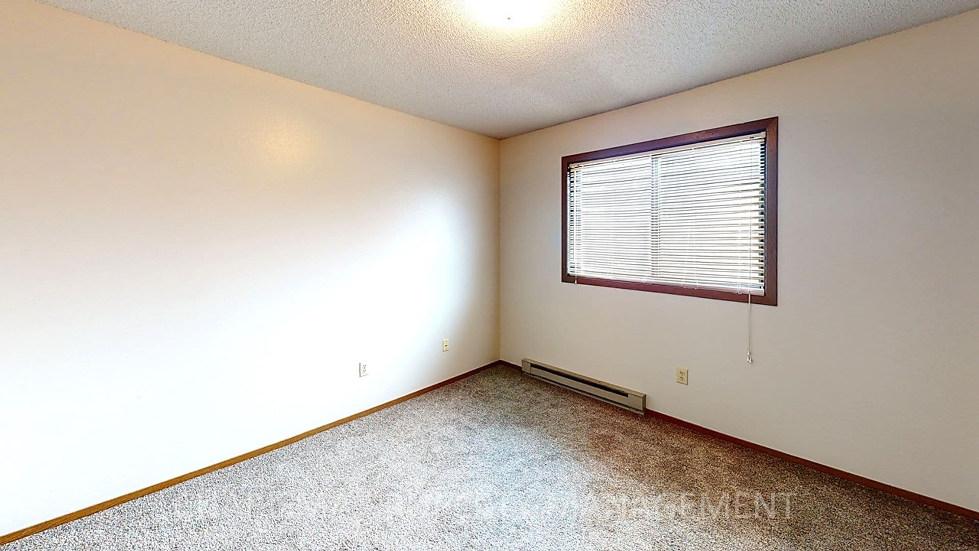 Brookings Apartment: 1016 Southland Lane