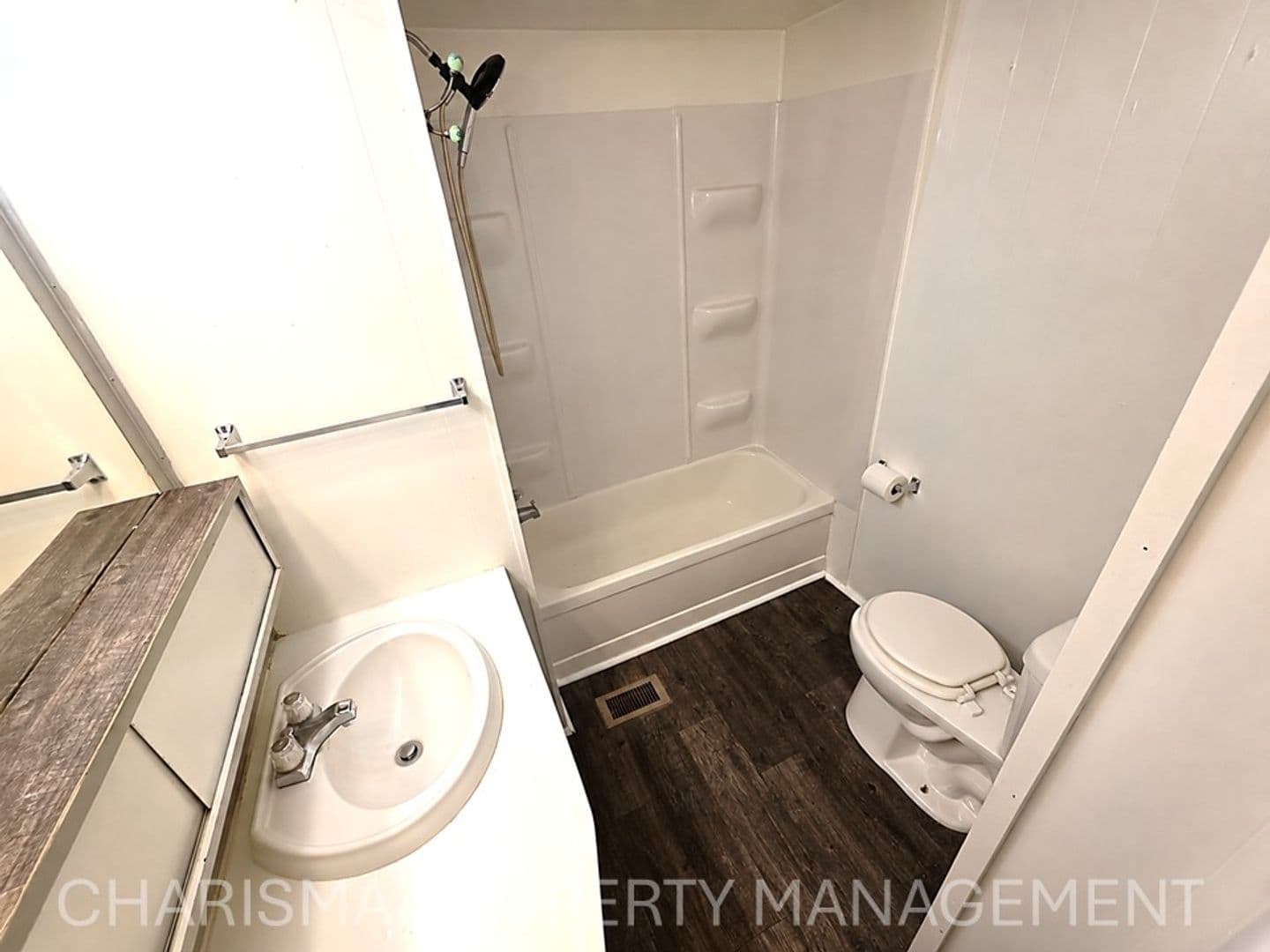 Garretson Apartment: 805 4th Street Trailer