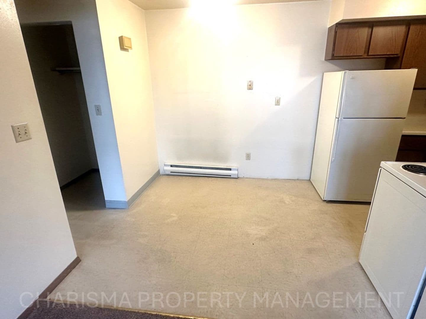 Garretson Apartment: 513 N Main Ave