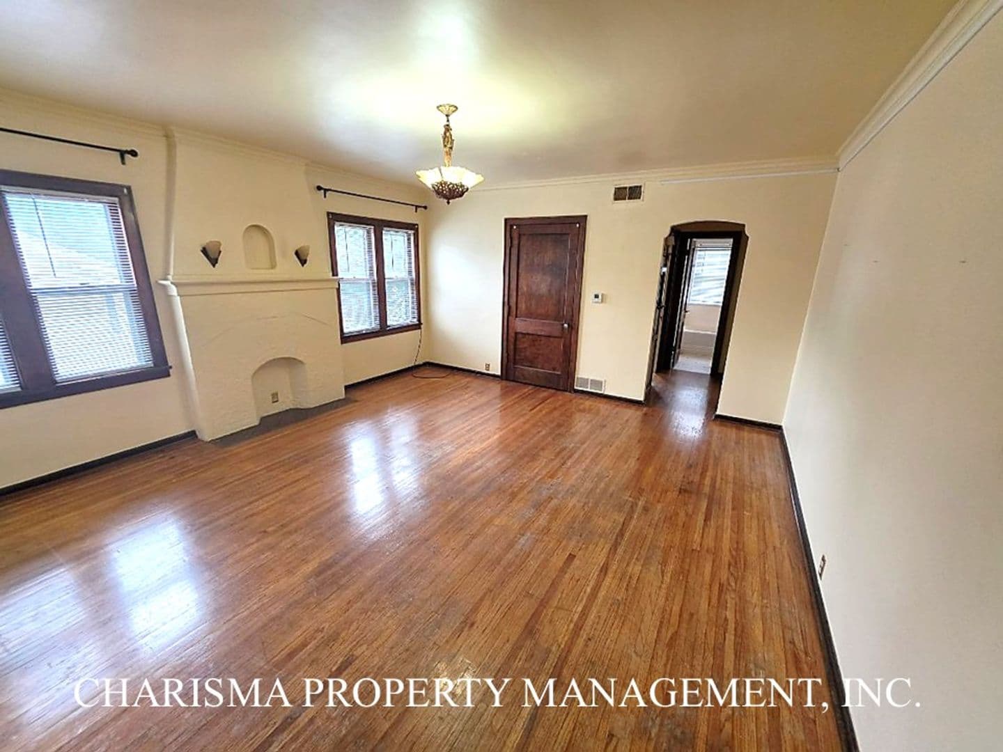 Sioux Falls Apartment: 1216 S Center Ave #7
