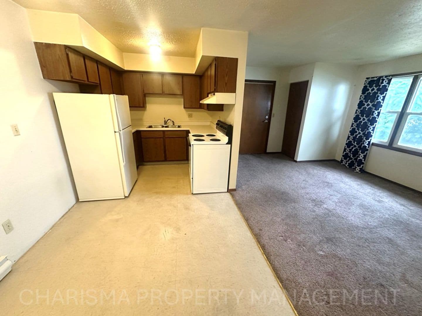 Garretson Apartment: 513 N Main Ave