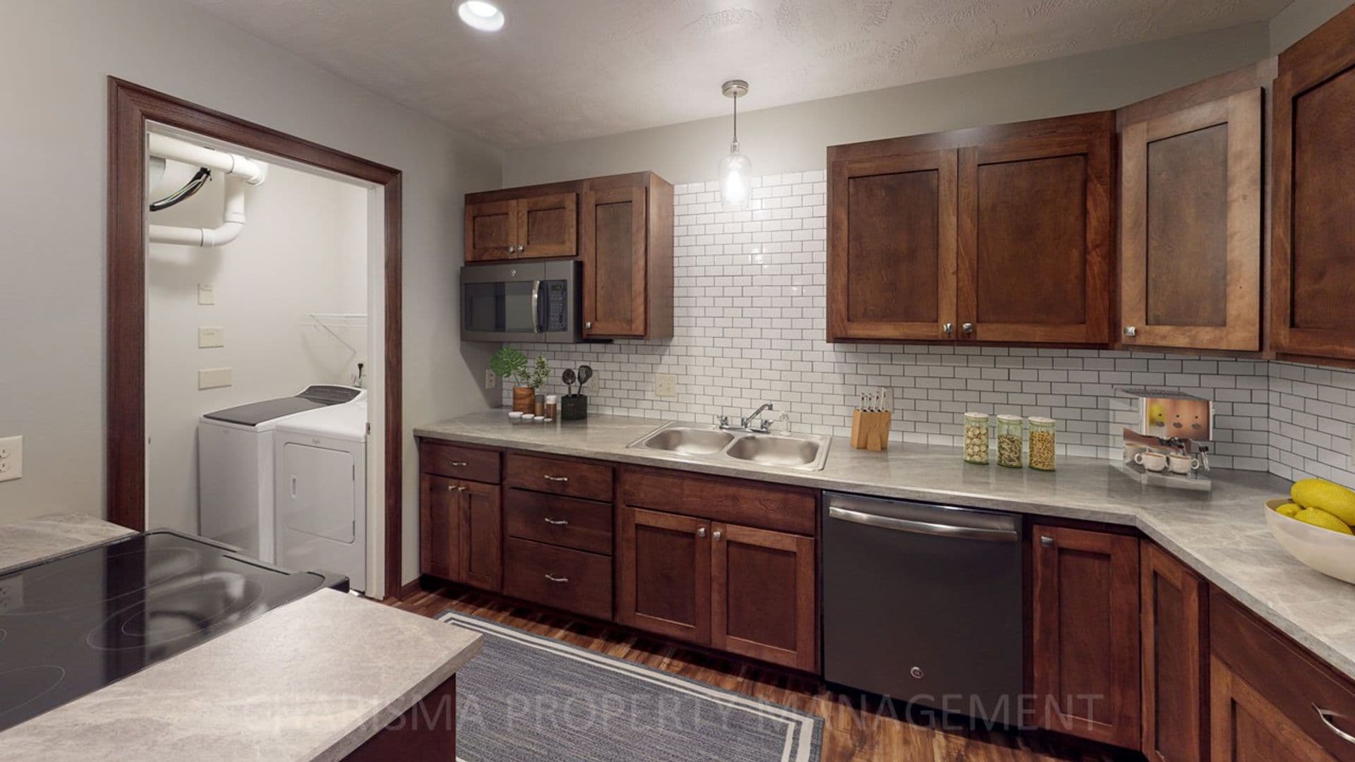 Tea Apartment: 400 N Main Street #3