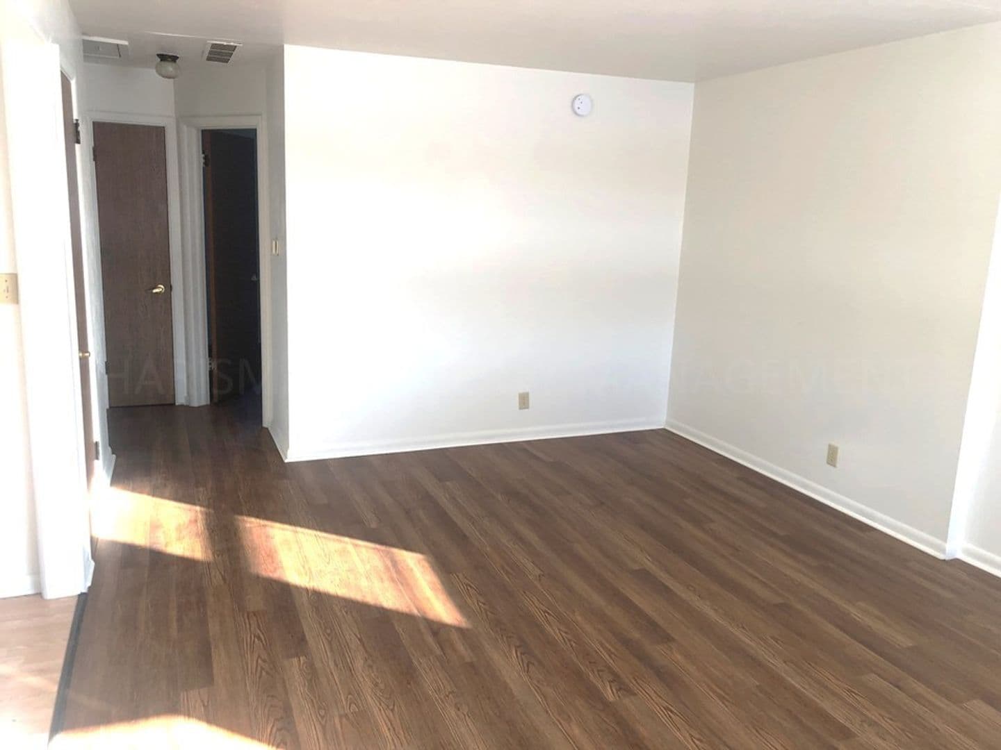 Sioux Falls Apartment: 1104, 1106, 1108 and 1110 S Bahnson Ave
