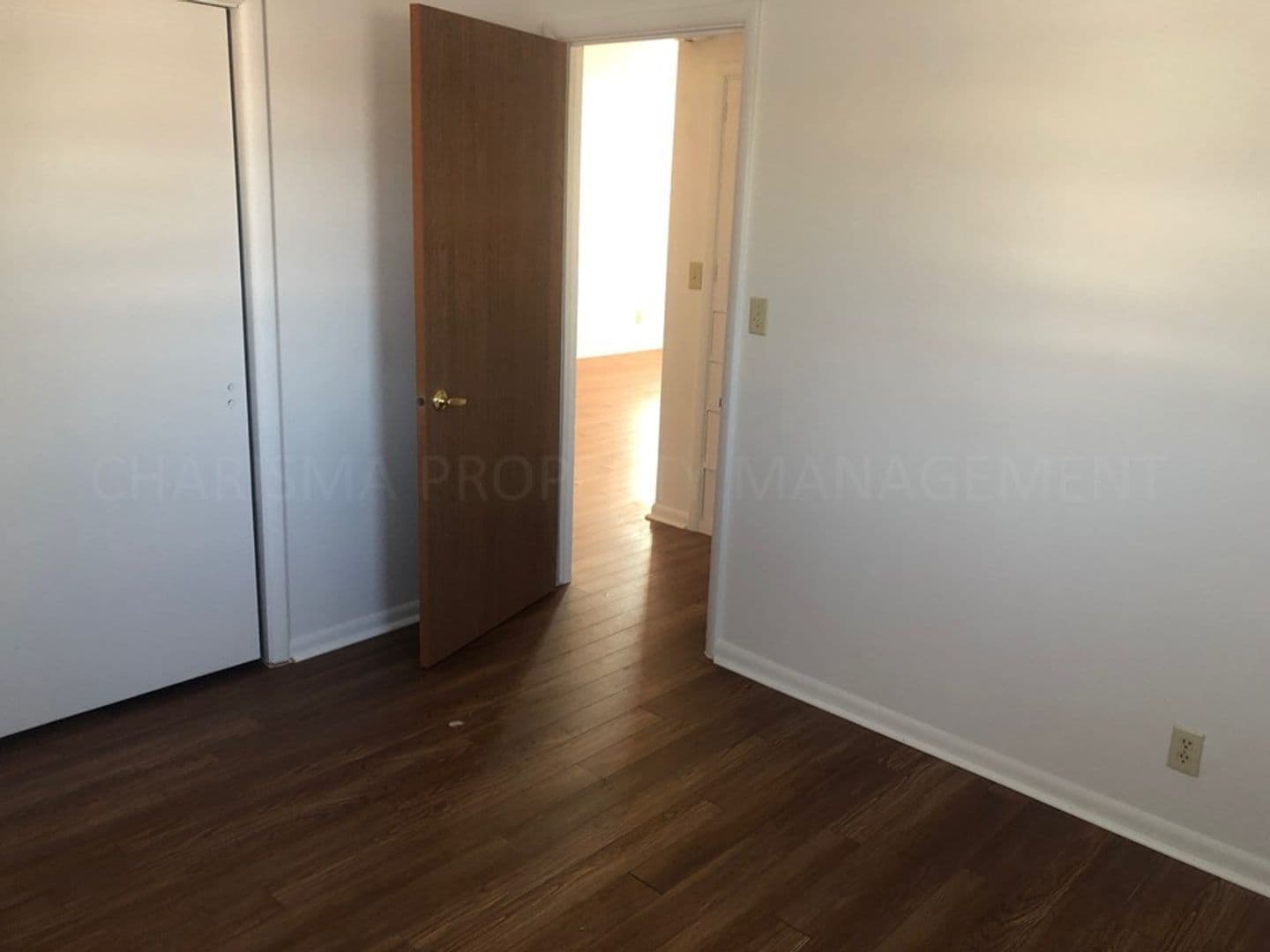 Sioux Falls Apartment: 1104, 1106, 1108 and 1110 S Bahnson Ave