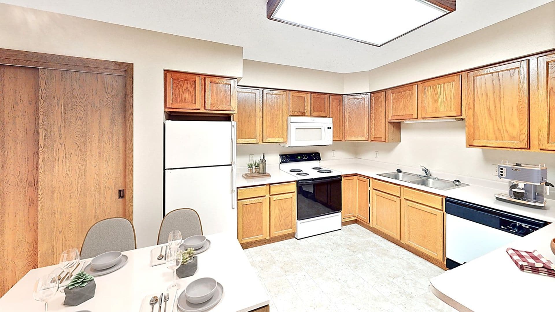 Brandon Apartment: 105 & 109 Cedar Street