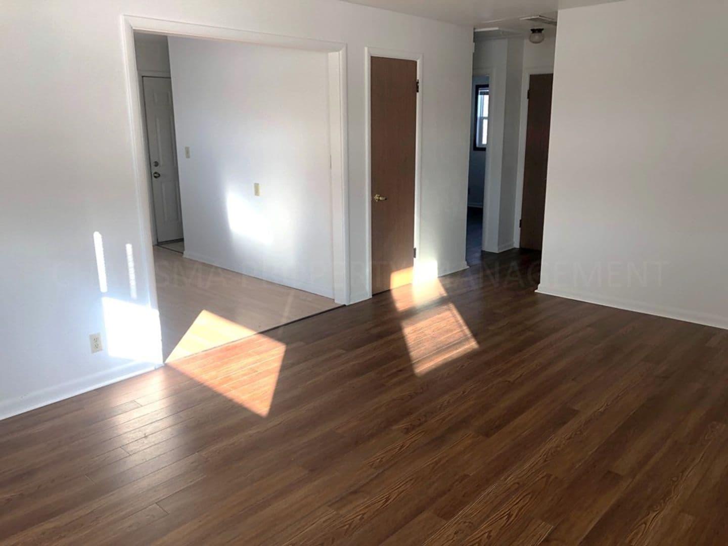 Sioux Falls Apartment: 1104, 1106, 1108 and 1110 S Bahnson Ave