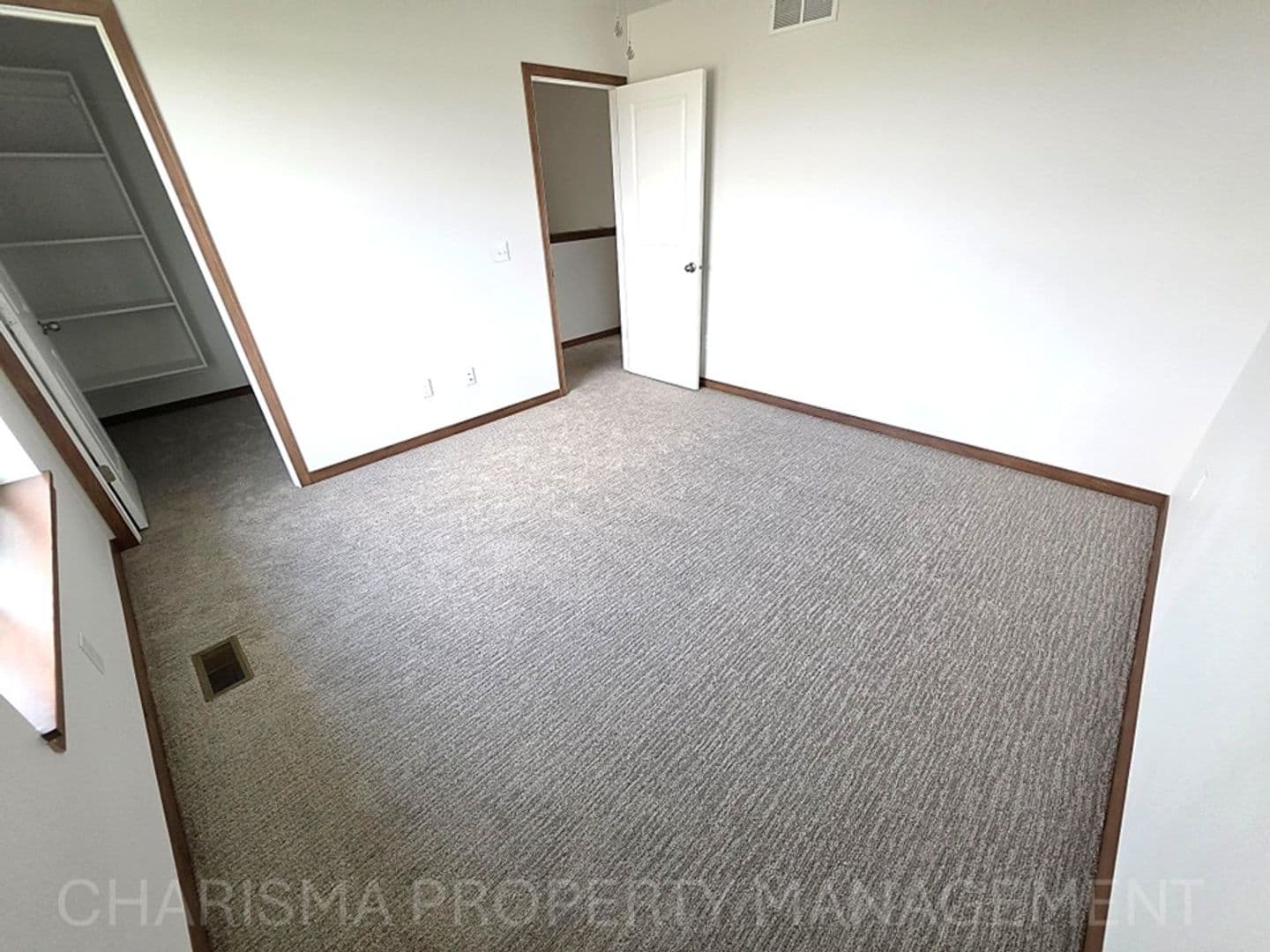 Sioux Falls Apartment: 9622 Tunis Drive