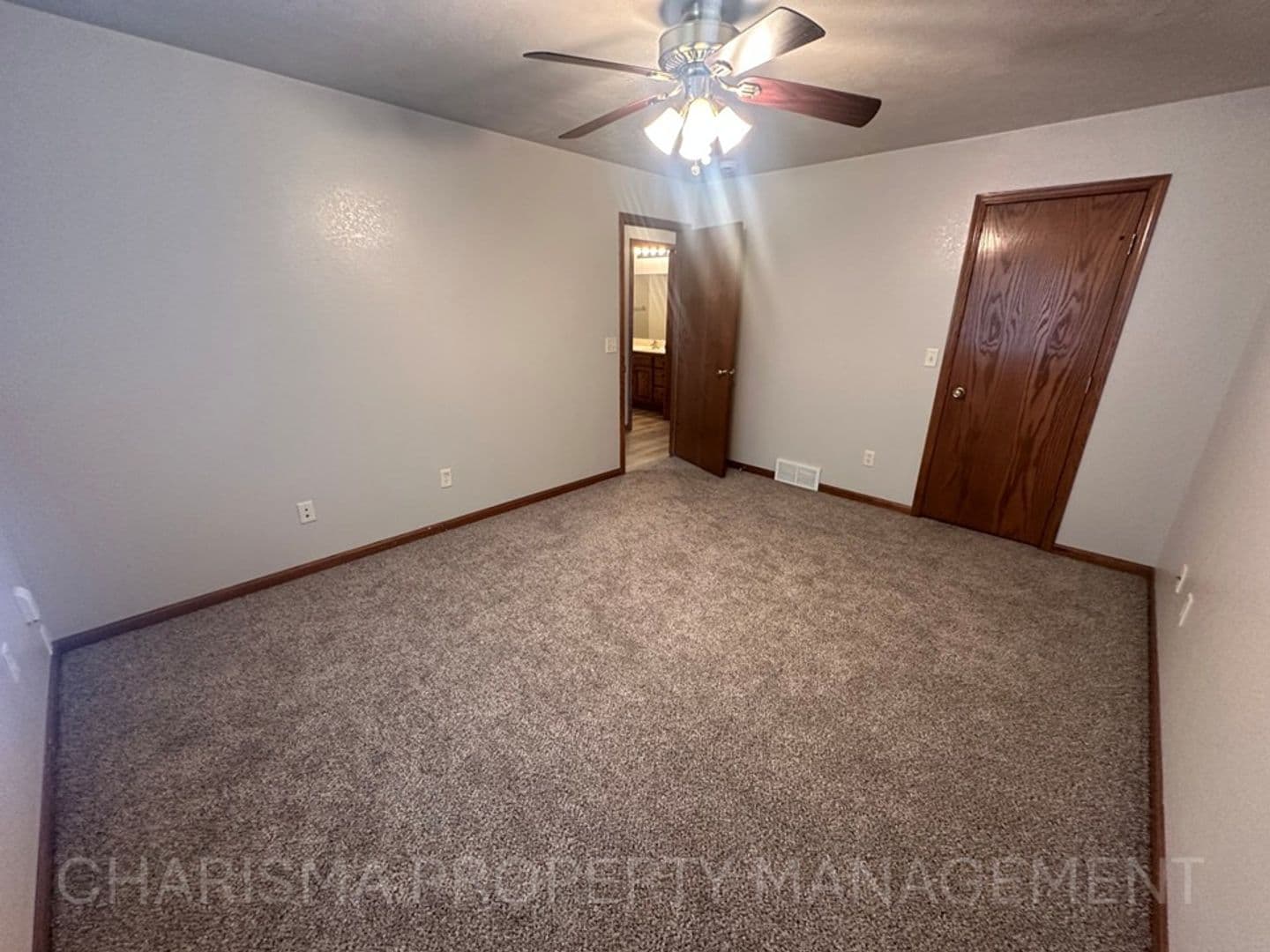 Brandon Apartment: 401 9th Ave N