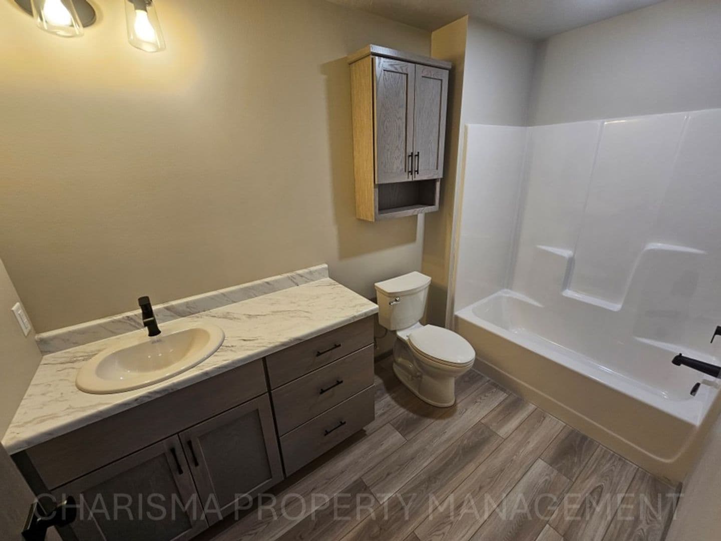 Dell Rapids Apartment: 712 E 6th St