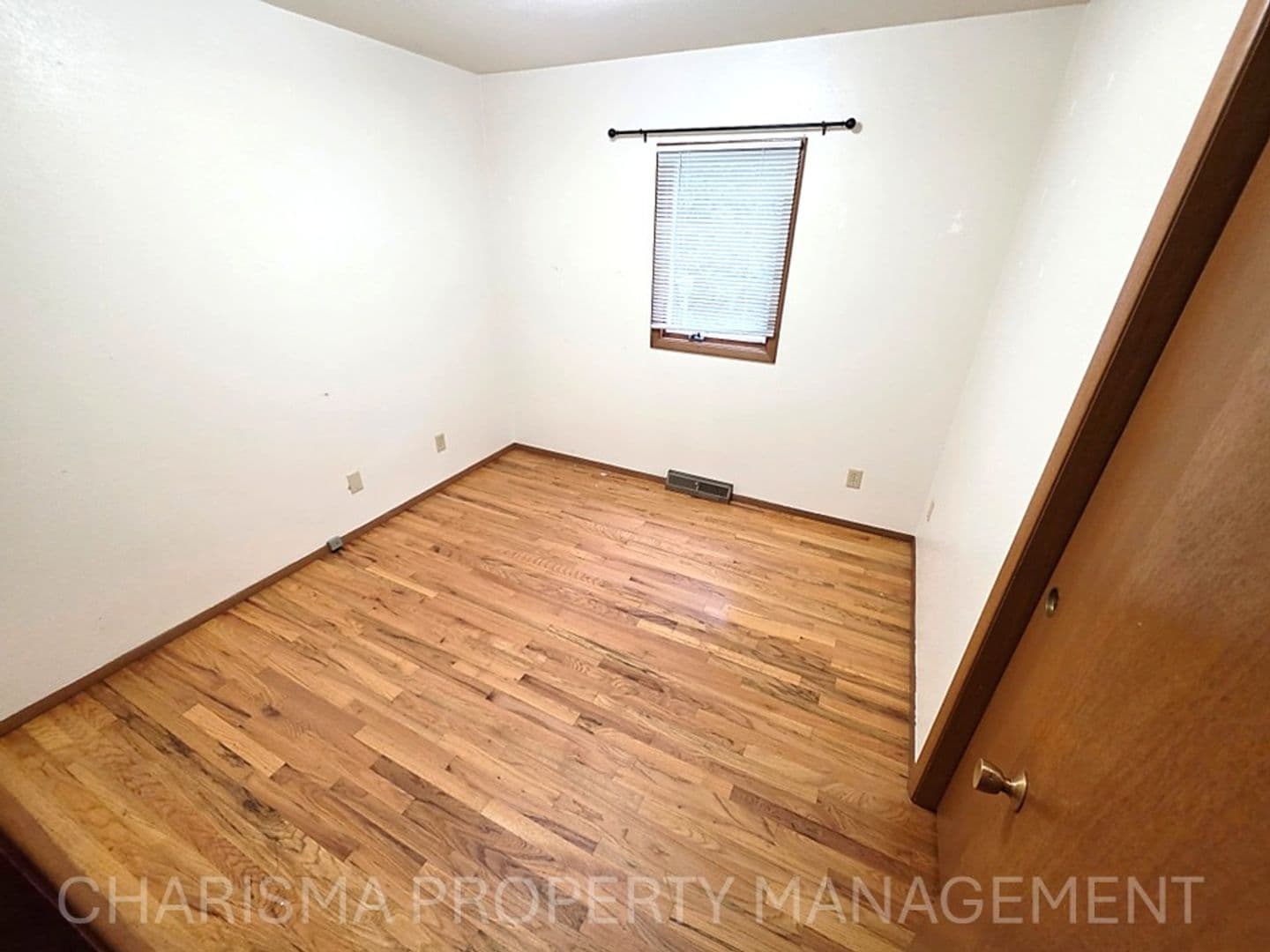 Sioux Falls House: 3004 S West Ave