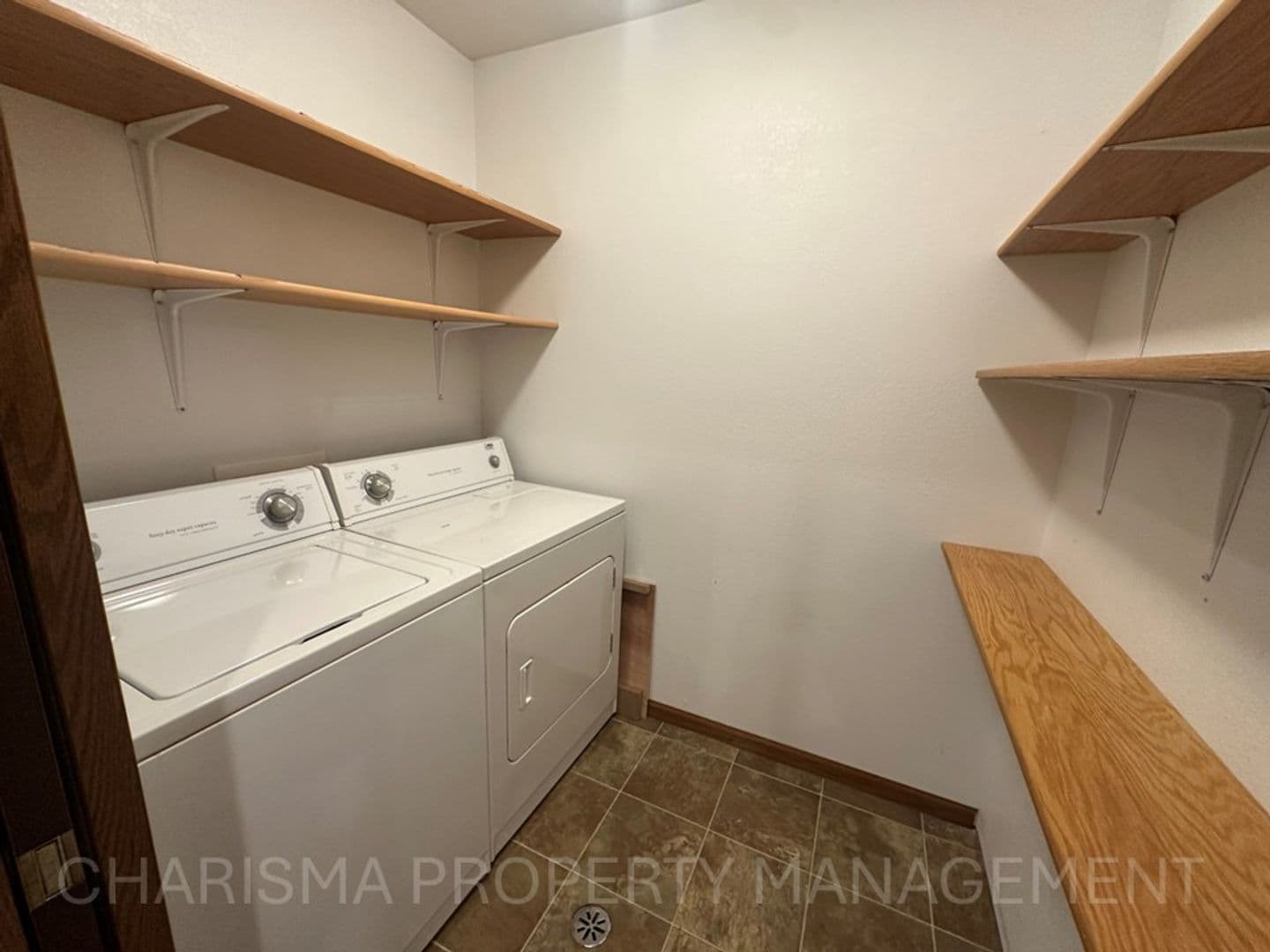 Brandon Apartment: 401 9th Ave N