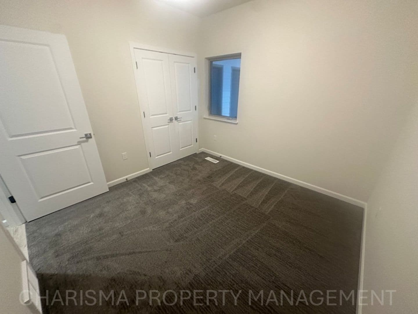 Sioux Falls Apartment: 9308 W 32nd Street