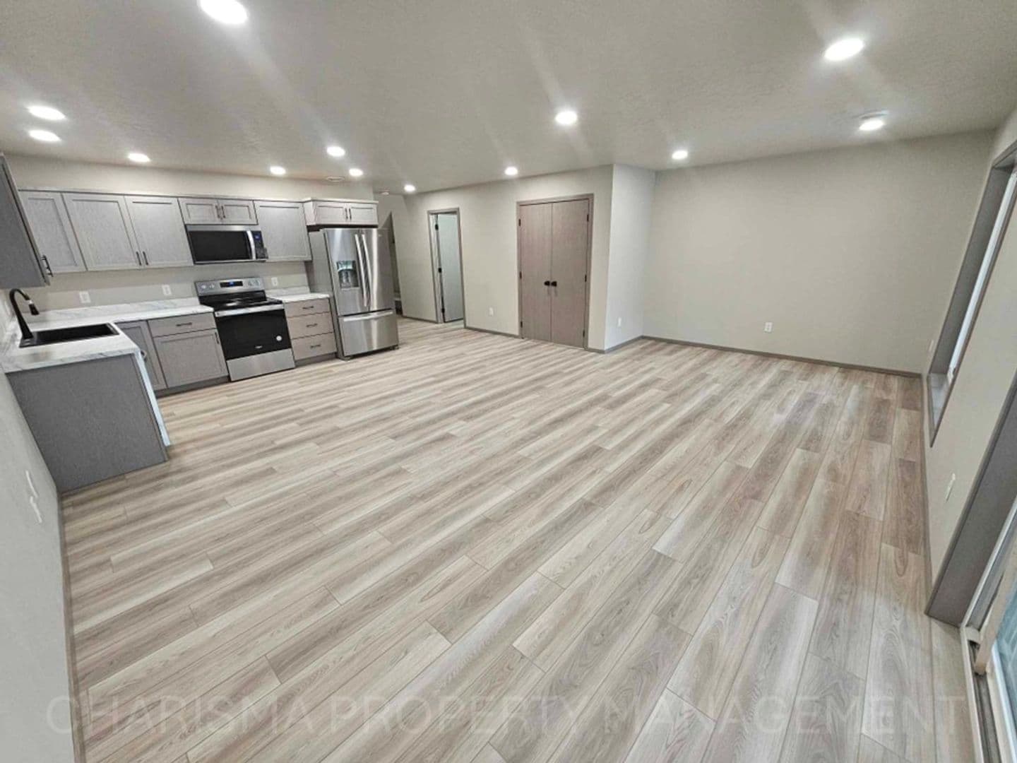 Dell Rapids Apartment: 712 E 6th St