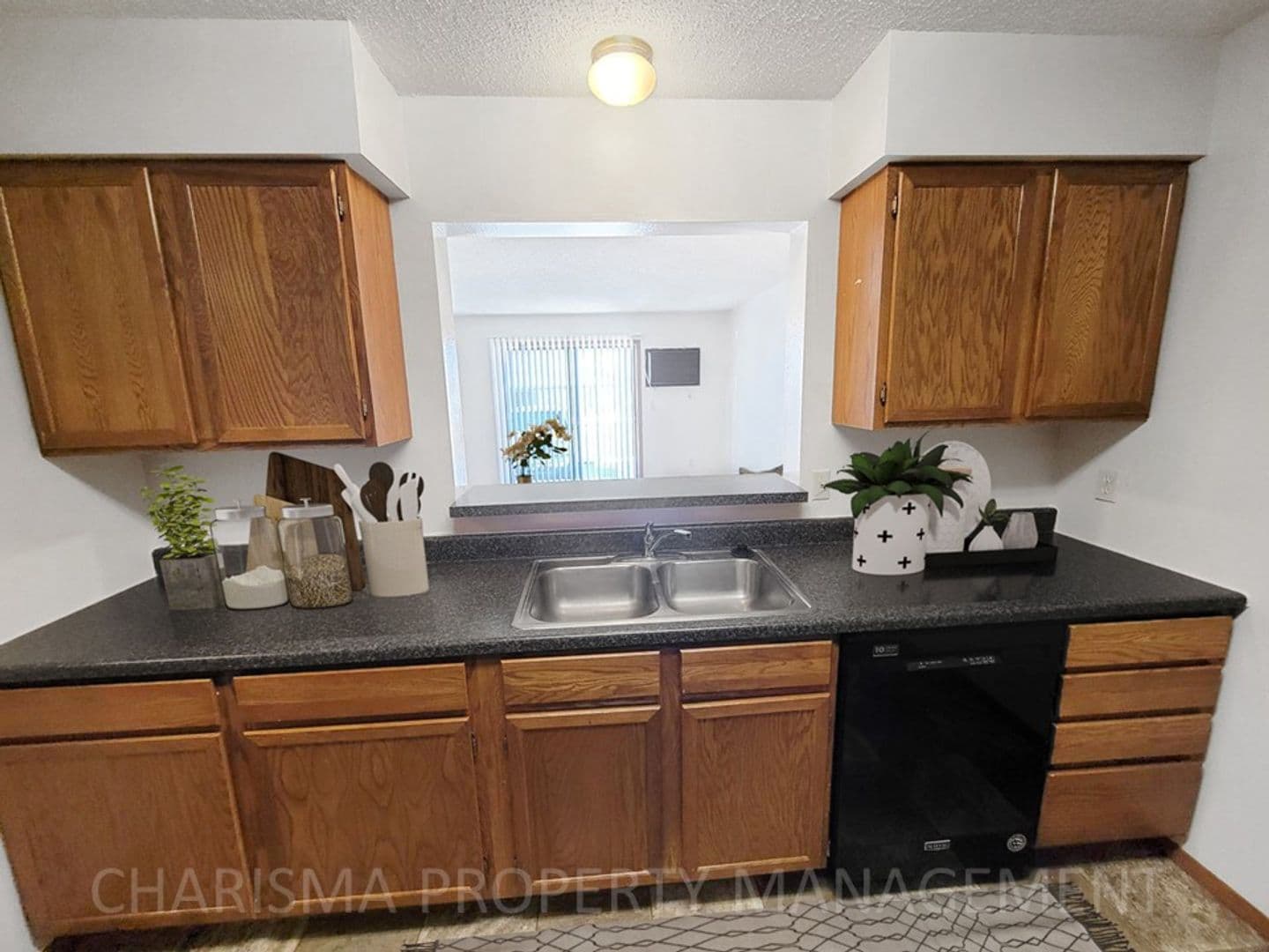 Brookings Apartment: 1016 Southland Lane