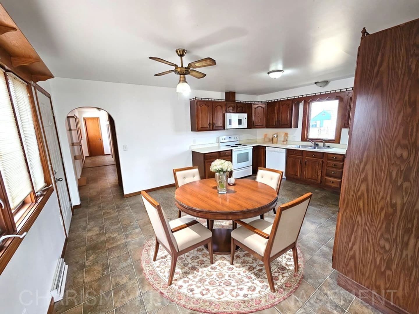 Garretson Apartment: 805 4th Street