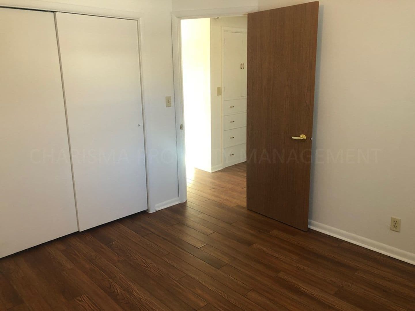 Sioux Falls Apartment: 1104, 1106, 1108 and 1110 S Bahnson Ave