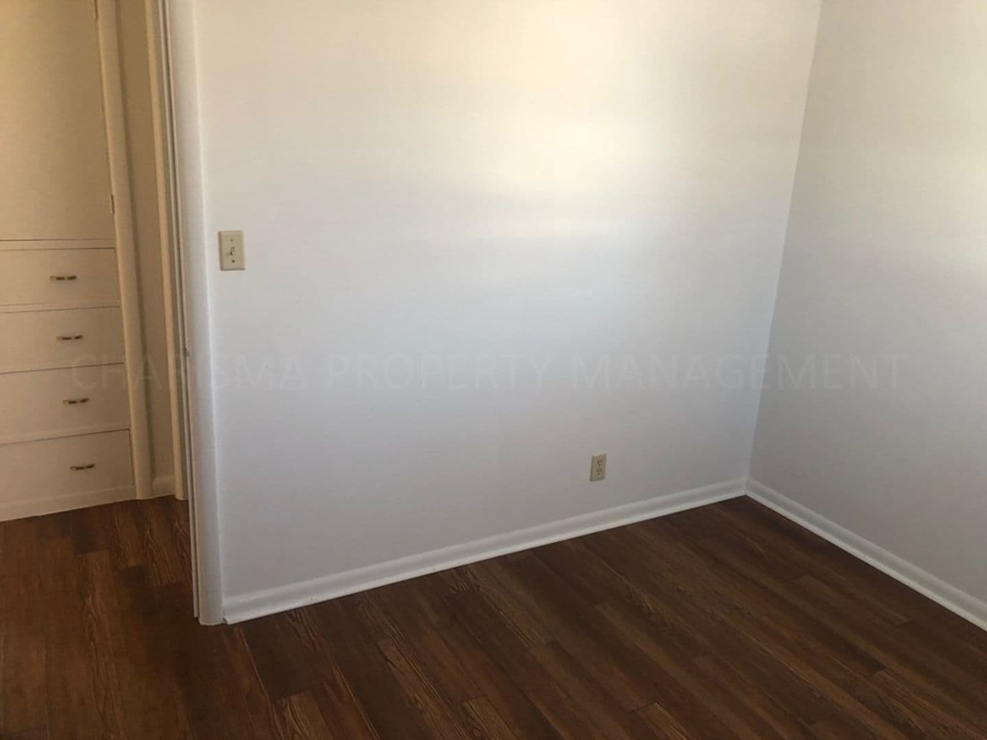 Sioux Falls Apartment: 1104, 1106, 1108 and 1110 S Bahnson Ave