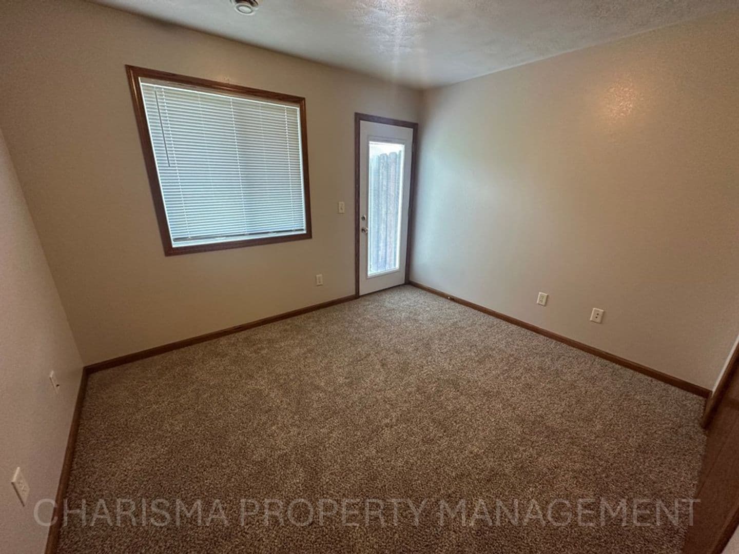 Brandon Apartment: 401 9th Ave N
