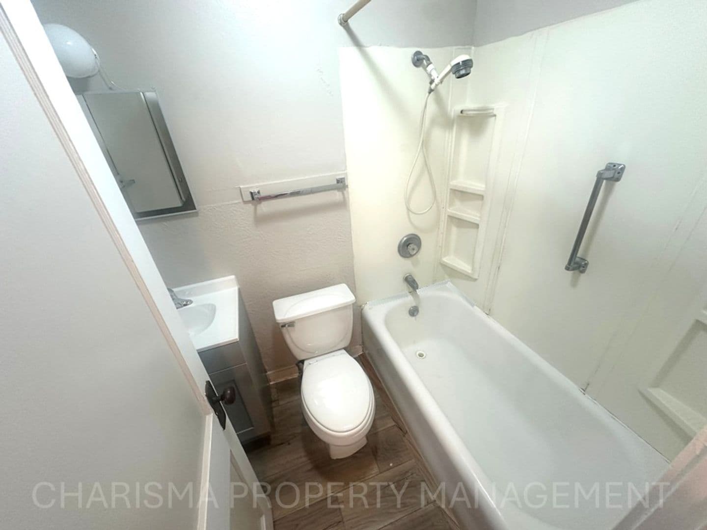 Sioux Falls Apartment: 1227 E 8th Street