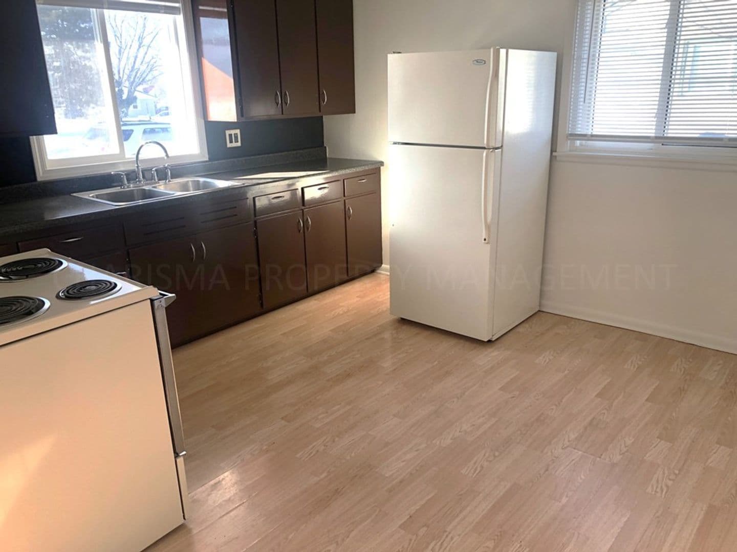 Sioux Falls Apartment: 1104, 1106, 1108 and 1110 S Bahnson Ave