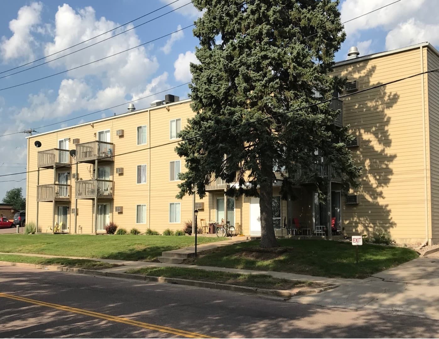 Sioux Falls Apartment: 111 N Cleveland Ave