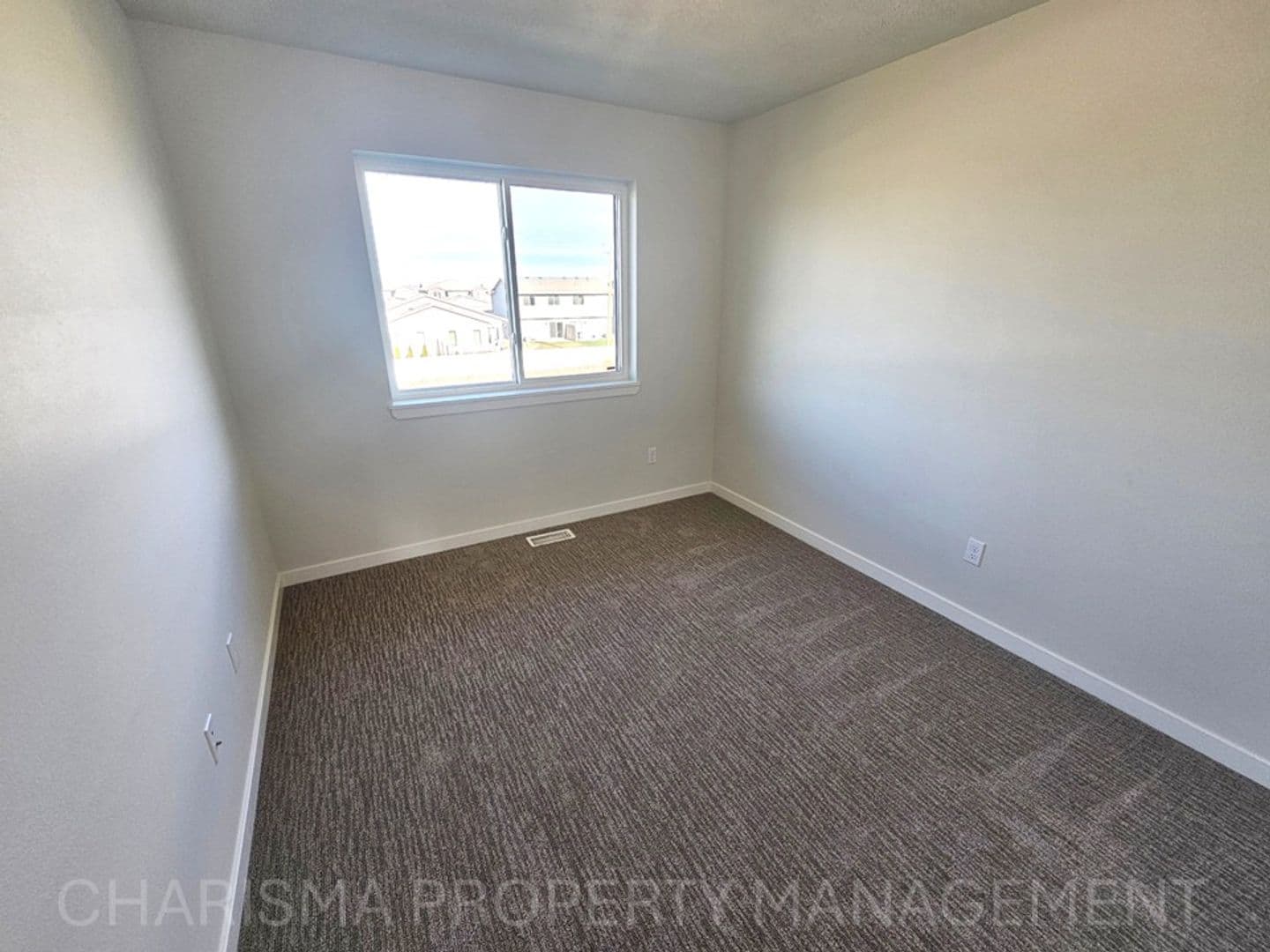 Sioux Falls Apartment: 9622 Tunis Drive