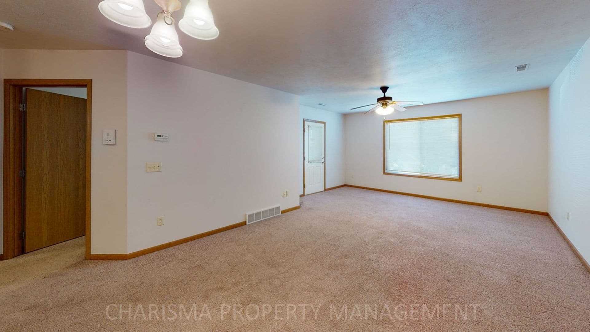 Hartford Apartment: 906 N Western Ave  and 911 N Oaks Ave