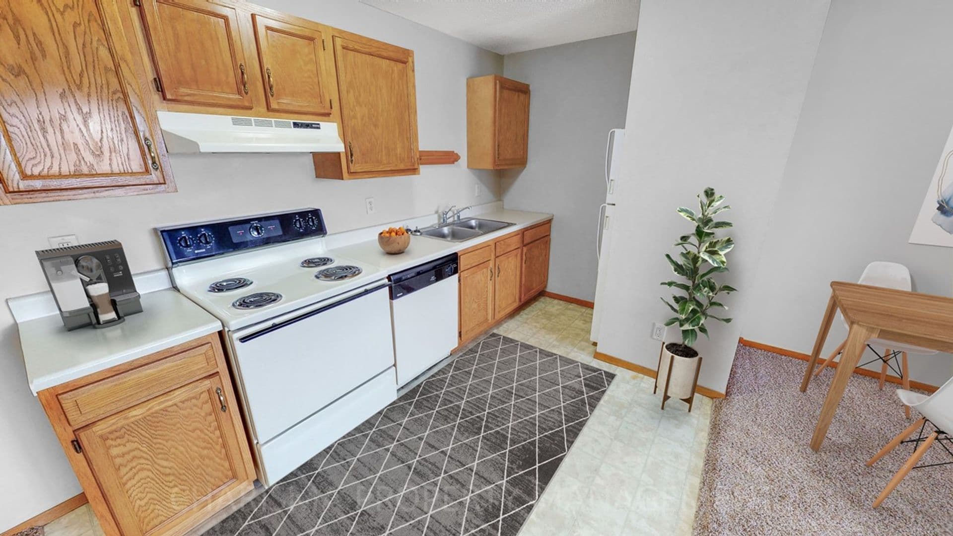 Sioux Falls Apartment: 121 N Cleveland Ave